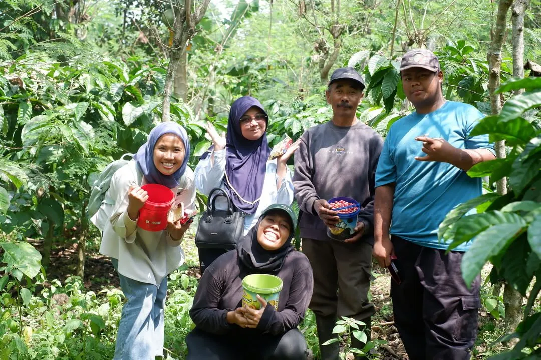 Rise & Thrive: Youth Empowerment Program